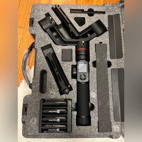 Feiyu Tech AK2000 Stabilizer Gimbal (SOLD) - Picture 2 of 2